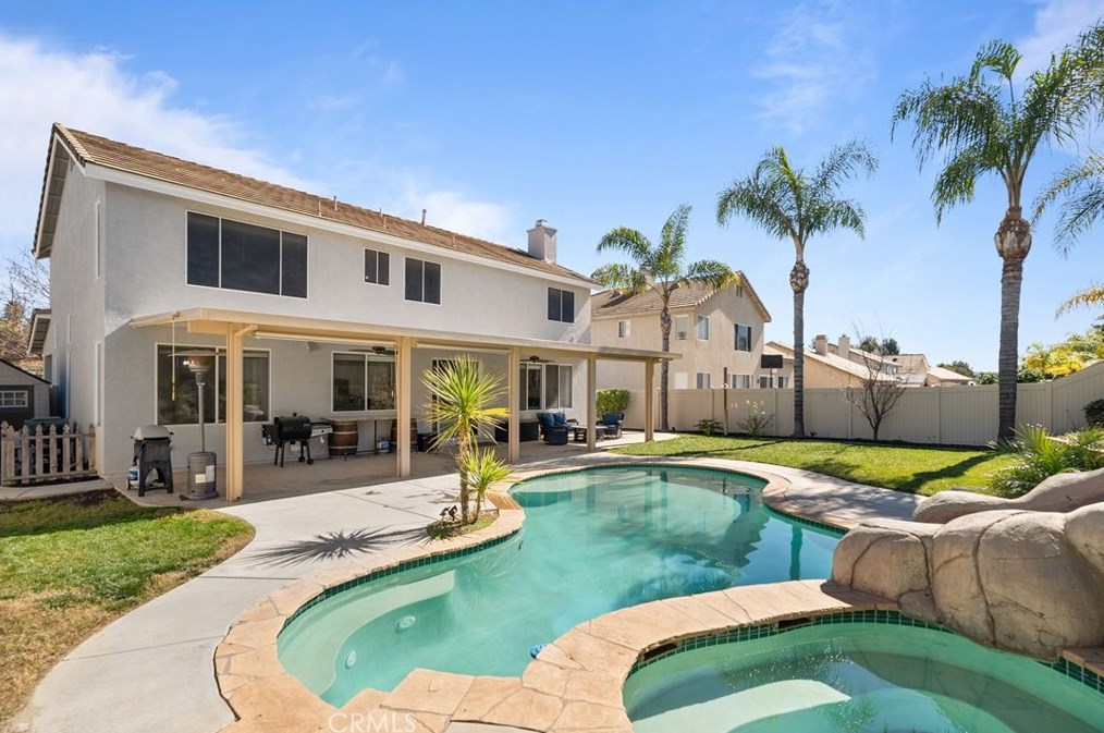 40597 Symphony Park Ln, Murrieta CA  92562-5716 exterior