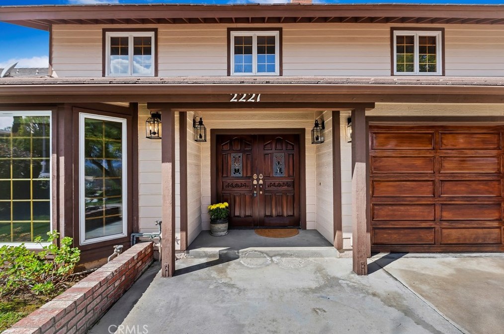2221 Ravencrest Ct, Riverside, CA 92506-4642