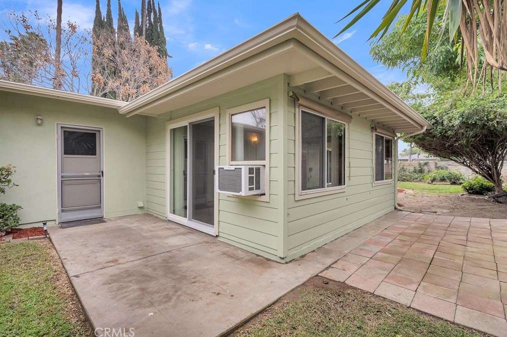 5973 Boone Ct, Riverside CA  92506-1721 exterior