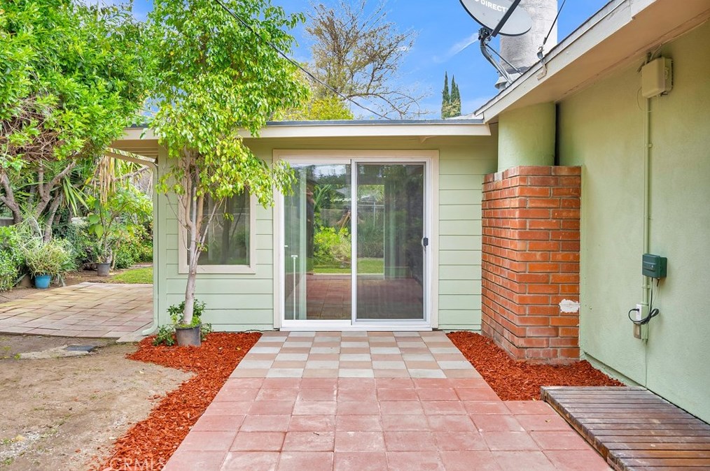 5973 Boone Ct, Riverside CA  92506-1721 exterior