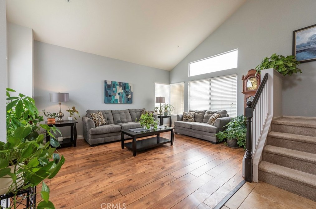 2313 W Via Bello Dr, Rialto, CA 92377