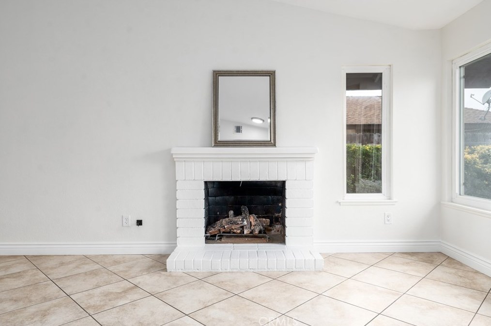 10956 Stonehenge Pl, Riverside CA  92503-5929 exterior