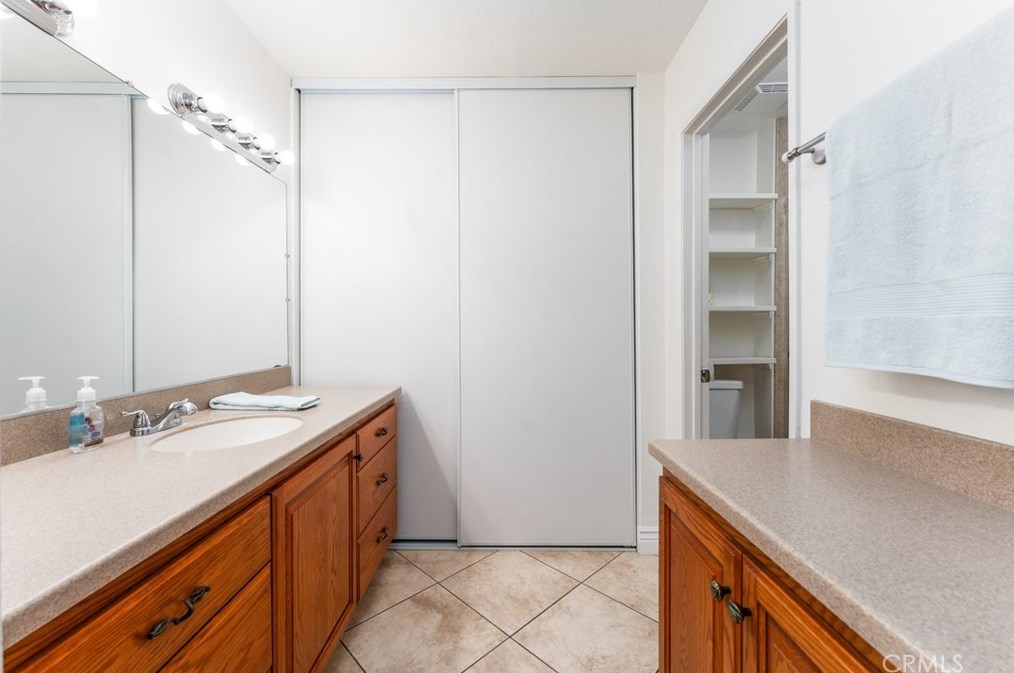 10956 Stonehenge Pl, Riverside CA  92503-5929 exterior