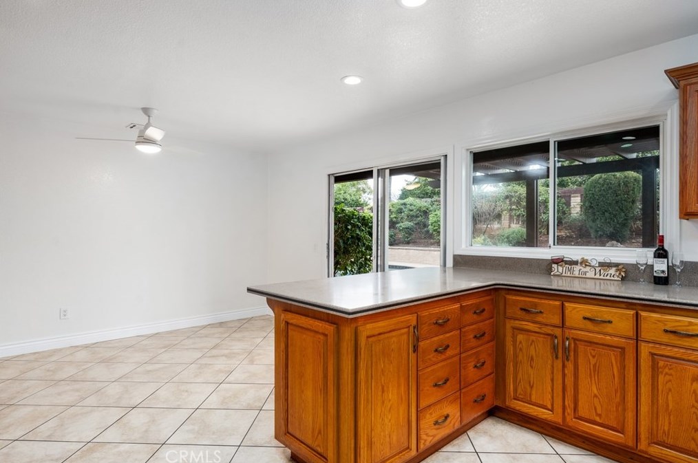 10956 Stonehenge Pl, Riverside CA  92503-5929 exterior