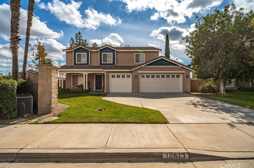 12613 Oakdale St, Corona, CA 92880-7231