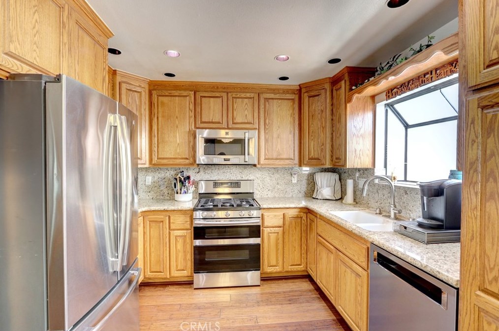 5940 Daniger Ave, Riverside CA  92505-2317 exterior