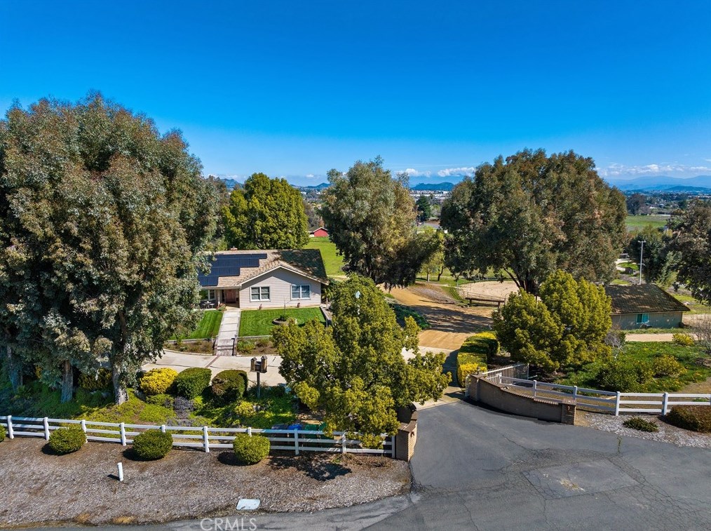 24510 Jenny Ln, Murrieta, CA 92562-9406