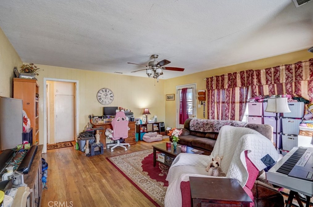 1064 Davids Rd, Perris CA  92571-0843 exterior