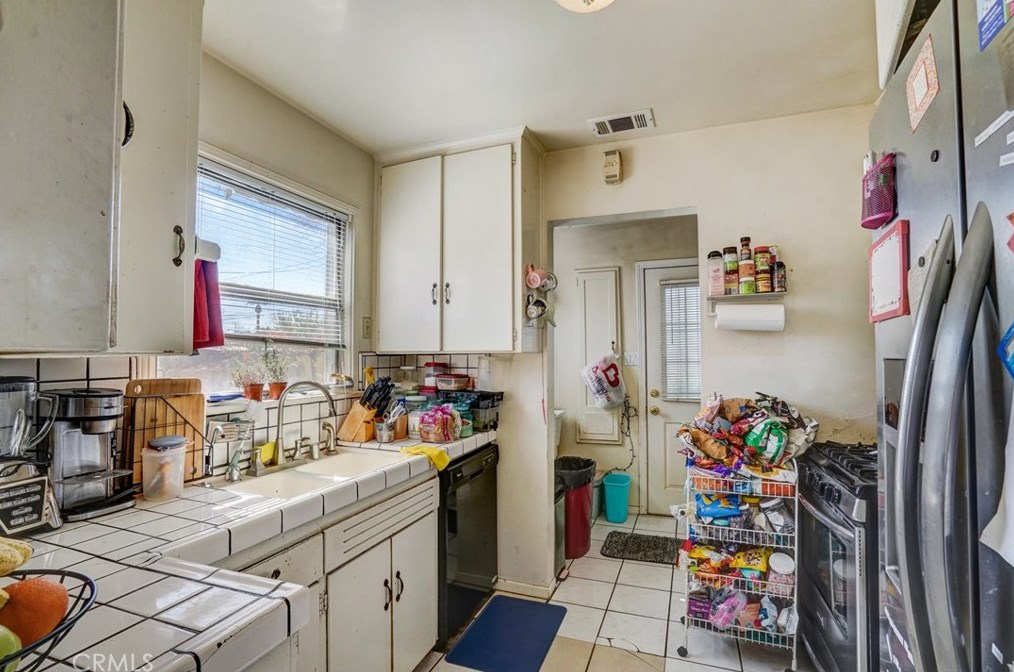 1064 Davids Rd, Perris CA  92571-0843 exterior