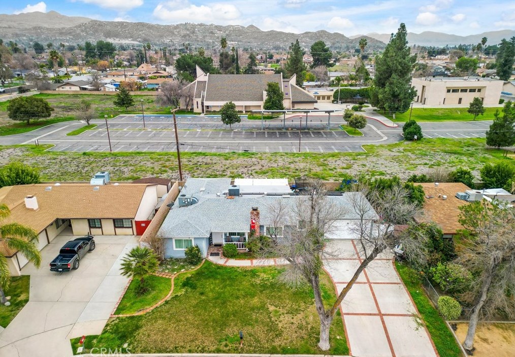 1121 Central Ave, Hemet, CA 92543-6134