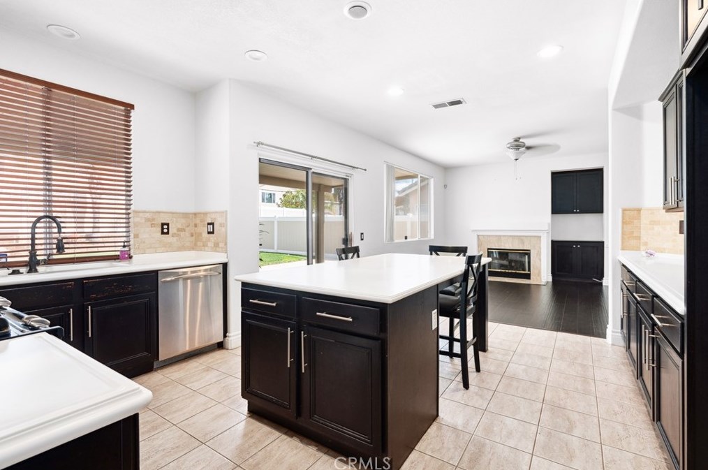 20712 Freeport Dr, Riverside CA  92508-3147 exterior