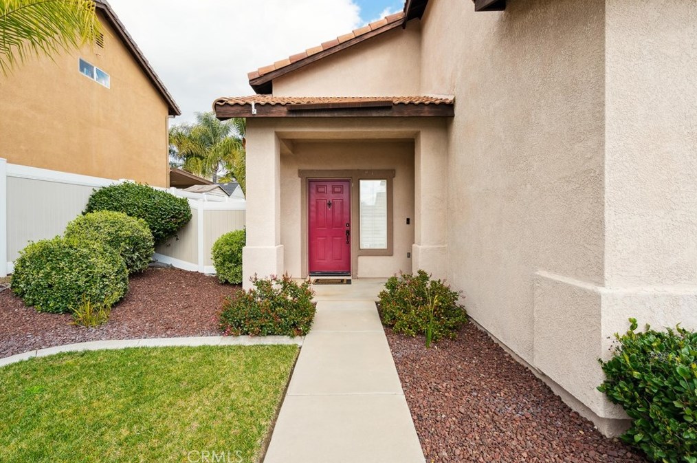 20712 Freeport Dr, Riverside CA  92508-3147 exterior