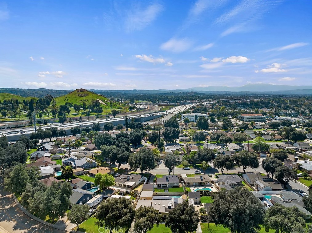 3380 Mono Dr, Riverside CA  92506-2116 exterior