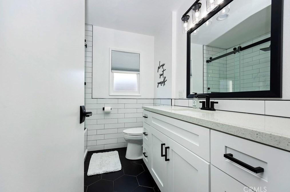 3380 Mono Dr, Riverside CA  92506-2116 exterior