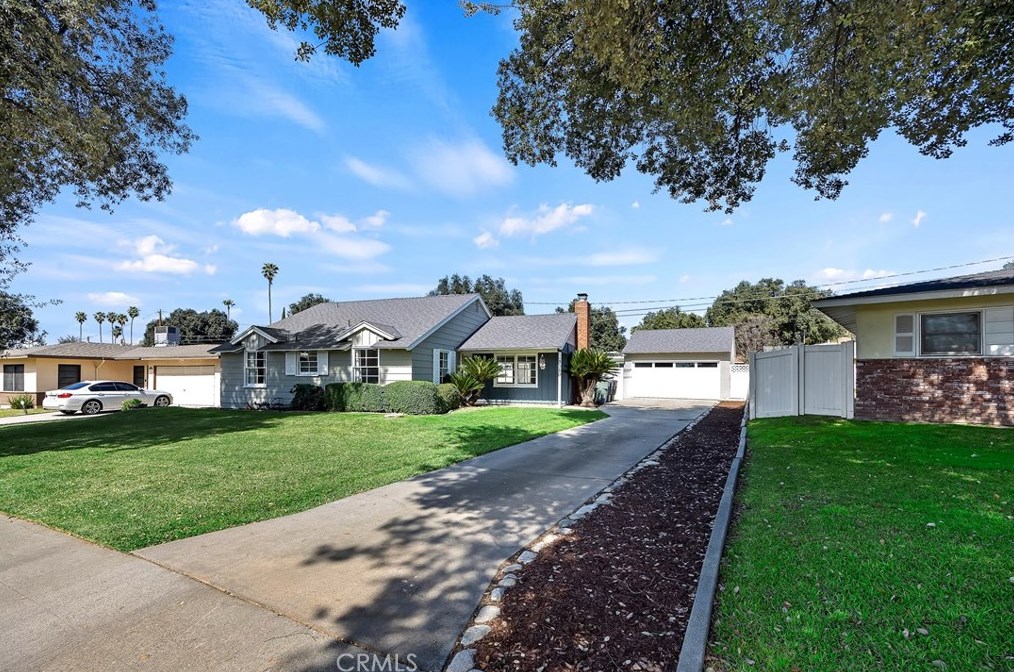 3380 Mono Dr, Riverside CA  92506-2116 exterior