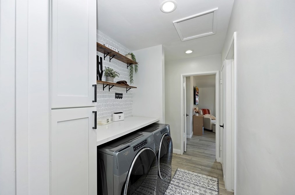 3380 Mono Dr, Riverside CA  92506-2116 exterior