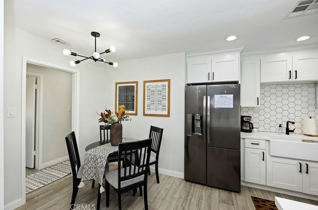 3380 Mono Dr, Riverside CA  92506-2116 exterior