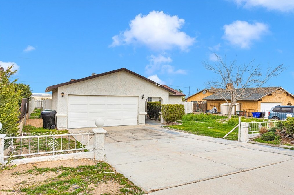 16317 Victoria Dr, Victorville, CA 92394-1438