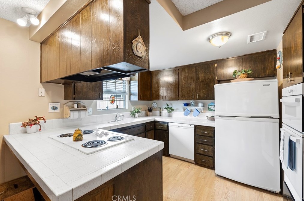 6290 Raleigh St, Riverside CA  92506-2061 exterior