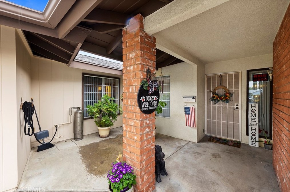 6290 Raleigh St, Riverside, CA 92506-2061