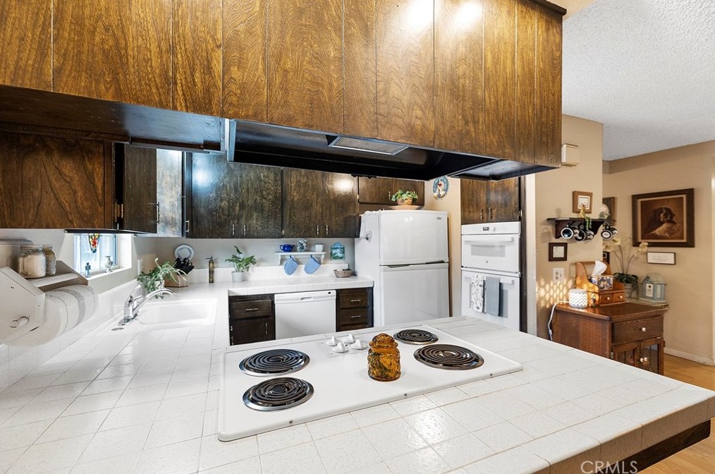 6290 Raleigh St, Riverside CA  92506-2061 exterior