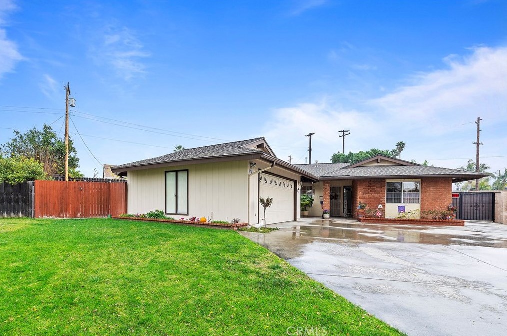 6290 Raleigh St, Riverside CA  92506-2061 exterior