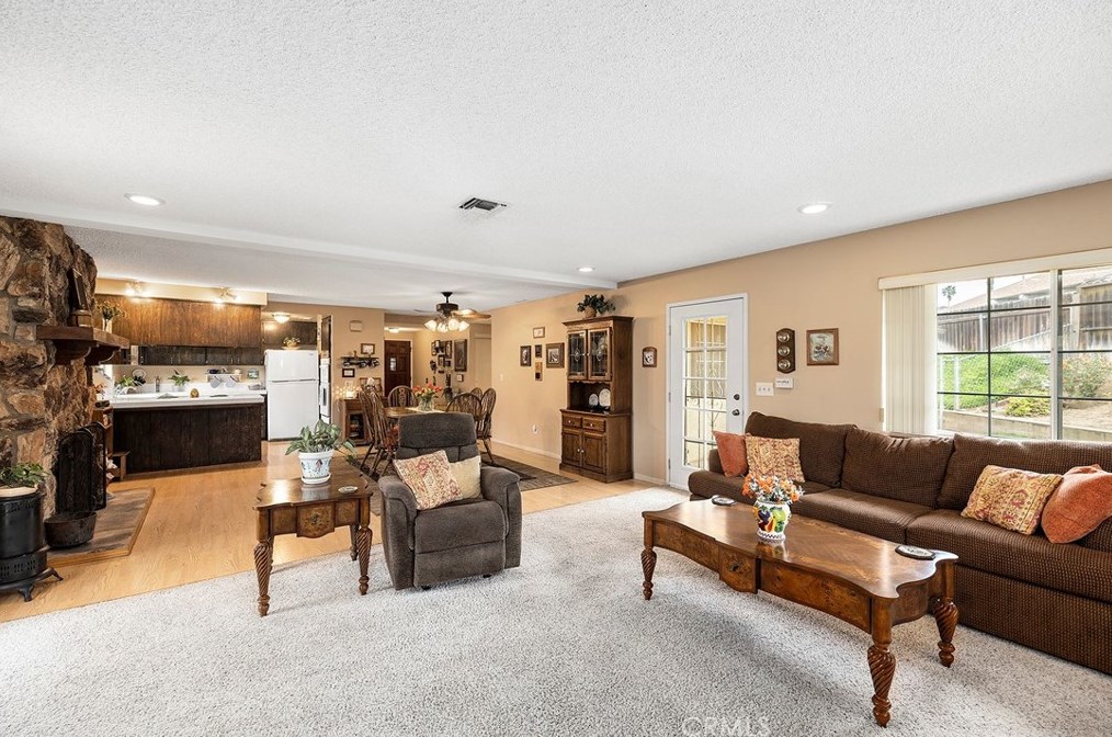 6290 Raleigh St, Riverside CA  92506-2061 exterior
