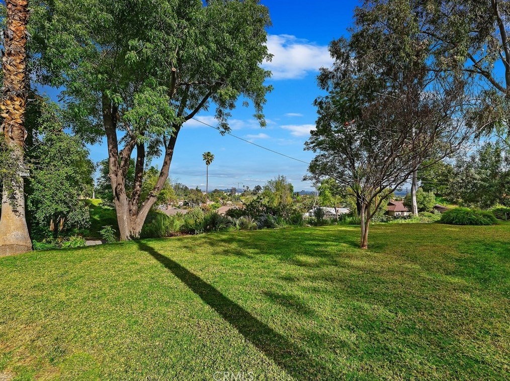 6740 Sunset Cir, Riverside CA  92505-2128 exterior