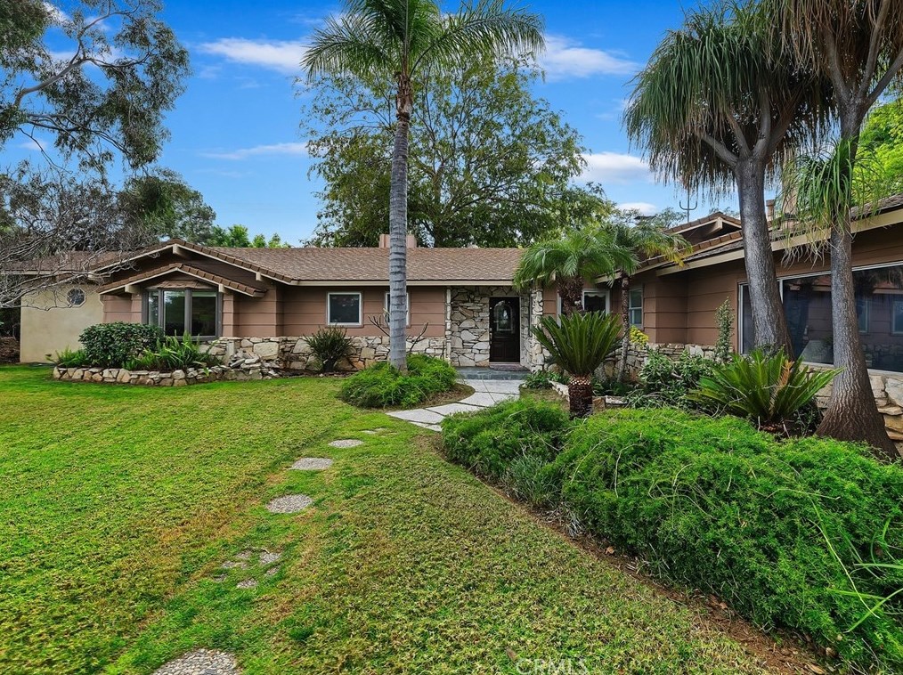 6740 Sunset Cir, Riverside CA  92505-2128 exterior