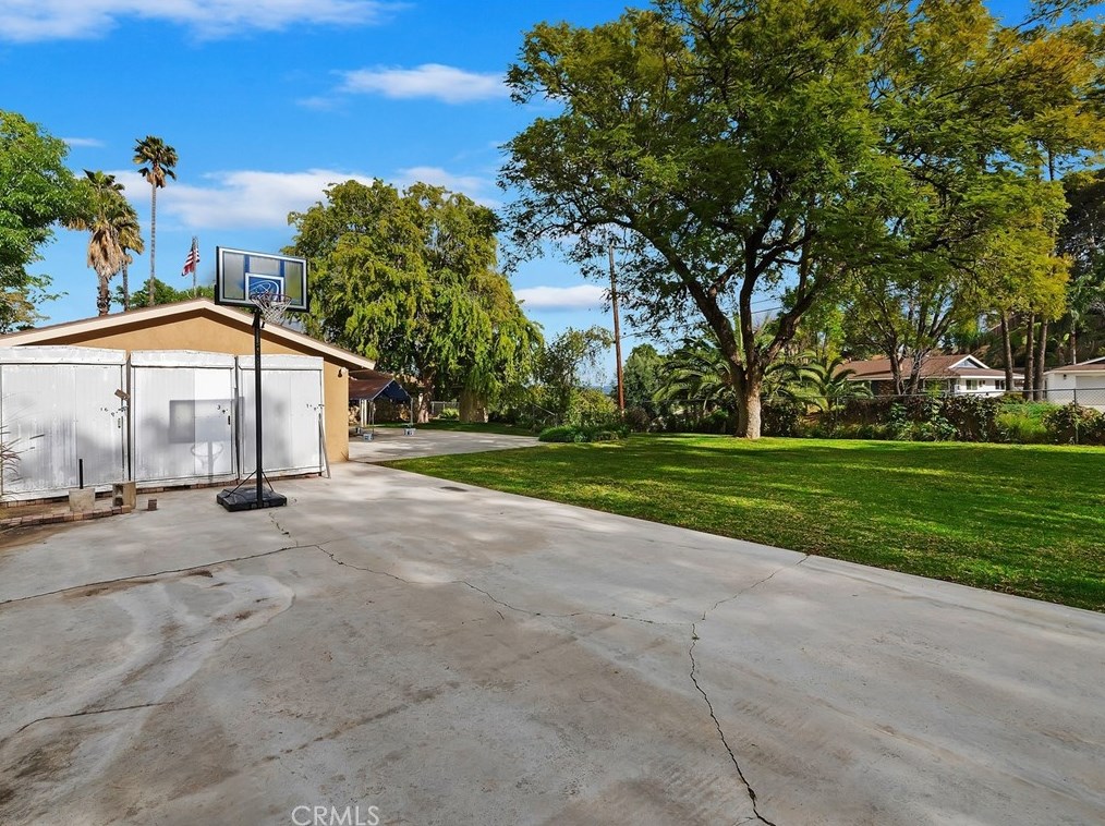 6740 Sunset Cir, Riverside CA  92505-2128 exterior