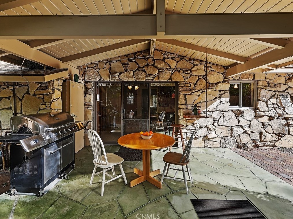 6740 Sunset Cir, Riverside CA  92505-2128 exterior