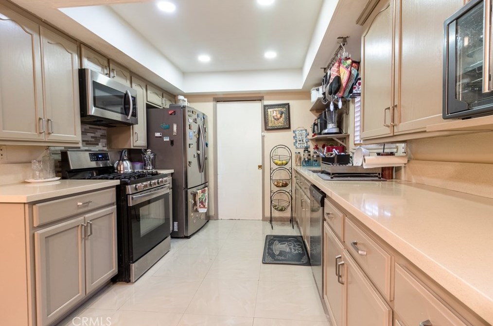 14873 Blueberry Rd, Moreno Valley CA  92553-3601 exterior