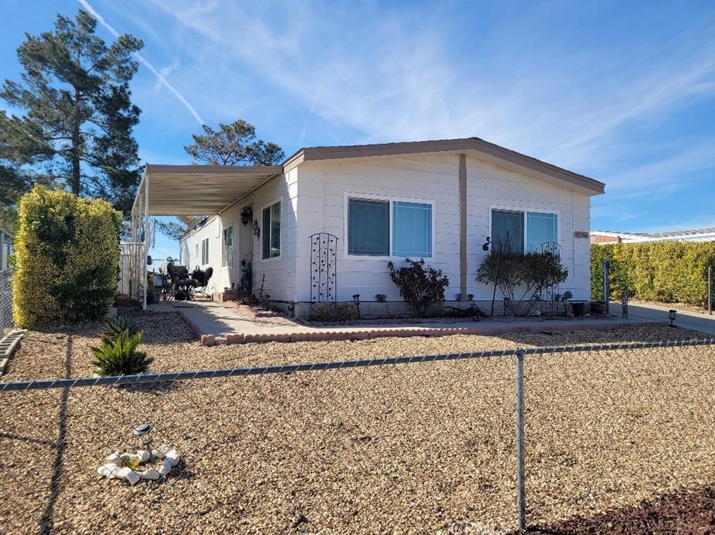 13766 Greenbriar Dr, Victorville, CA 92395-4968