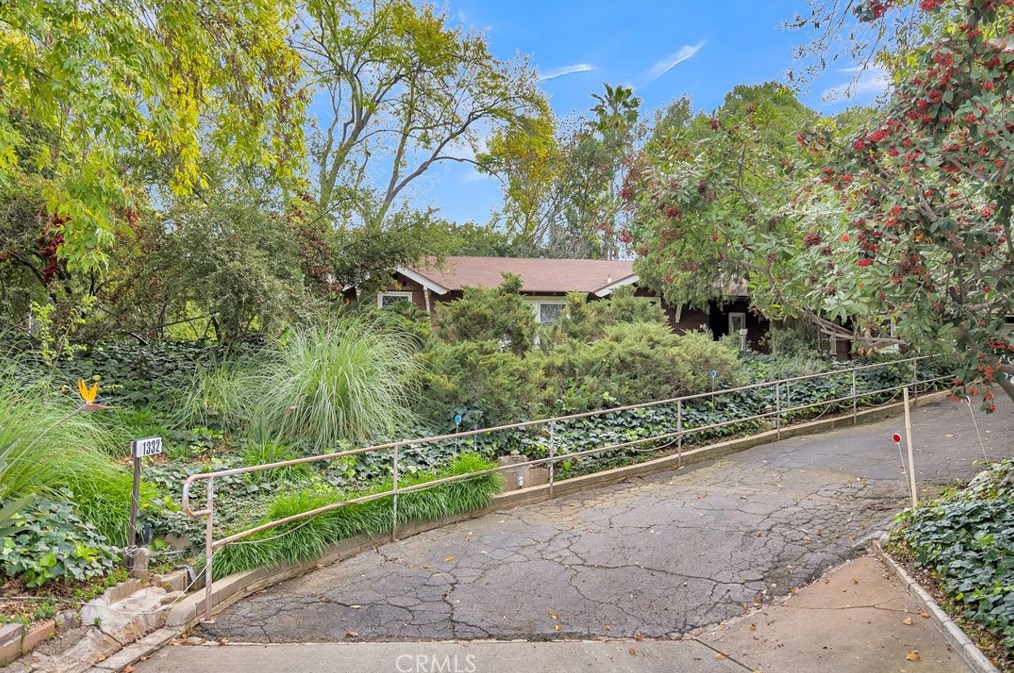 1332 Tiger Tail Dr, Riverside, CA 92506-5476