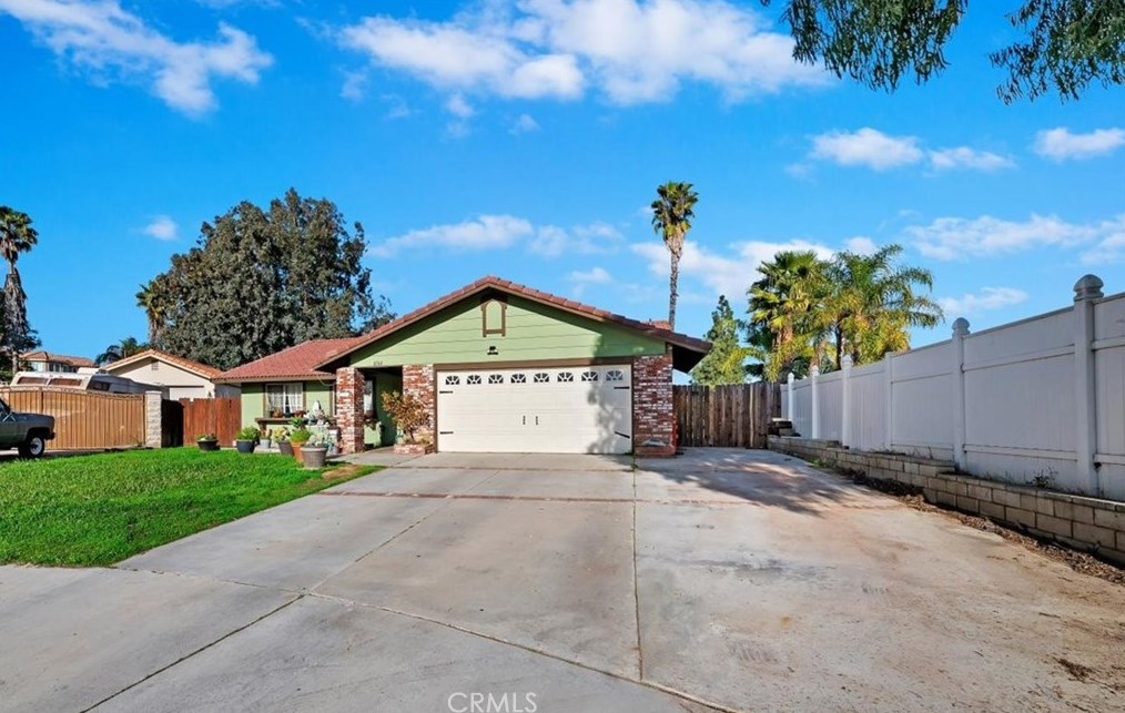 8742 Pinelane Cir, Riverside, CA 92508-3029