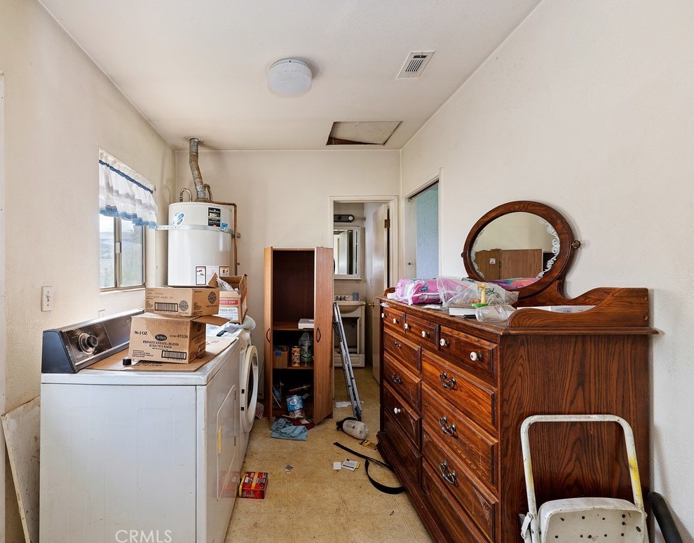 9384 52nd St, Riverside CA  92509-3802 exterior