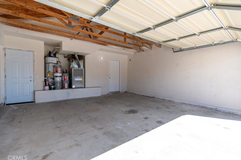 14412 Dartmouth St, Hesperia CA  92344-8247 exterior