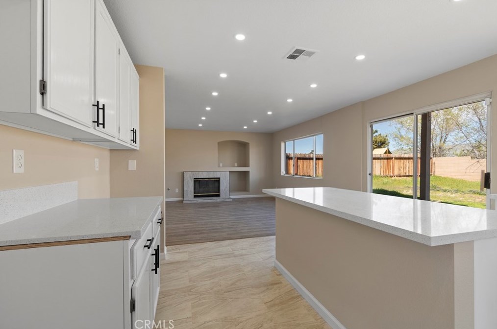 14412 Dartmouth St, Hesperia CA  92344-8247 exterior