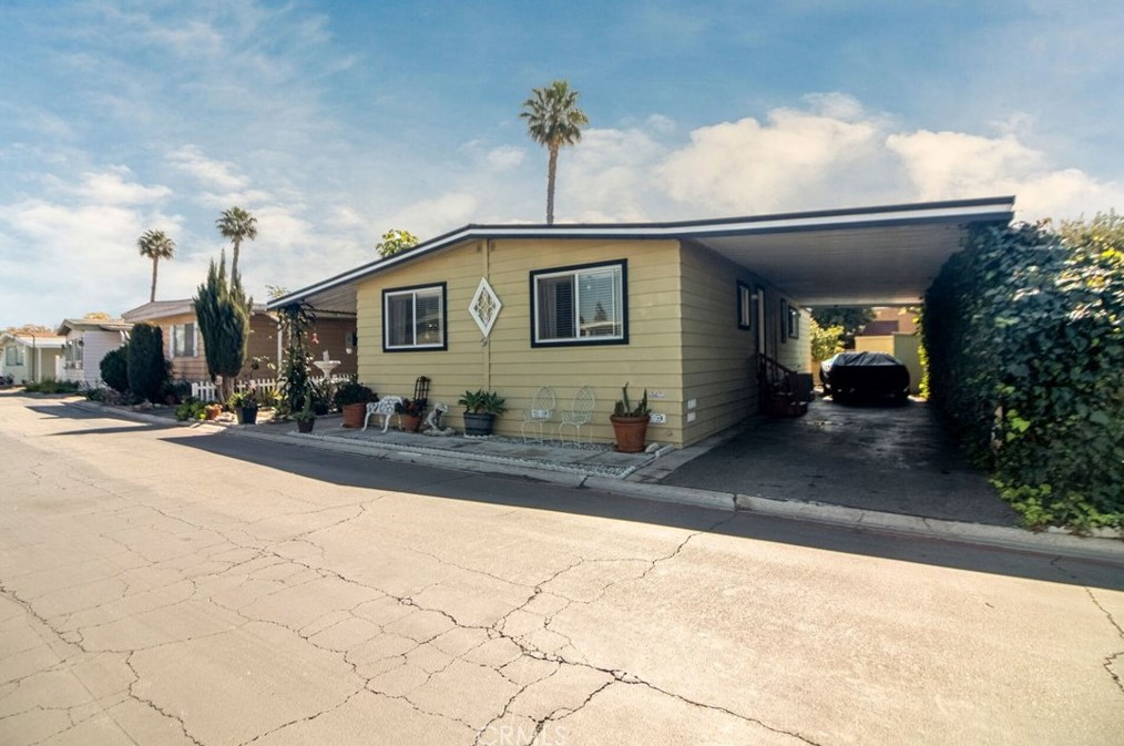 300 N Rampart St #60, Orange, CA 92868