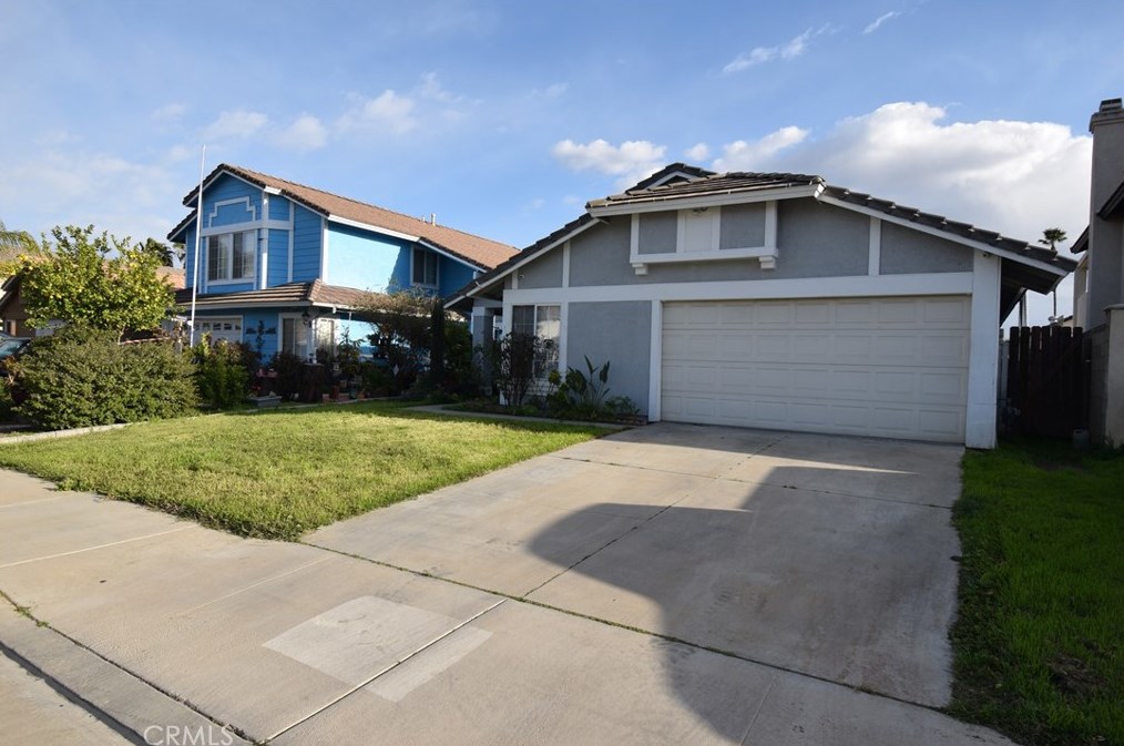 531 Camino Los Gallos, Perris, CA 92571-3433