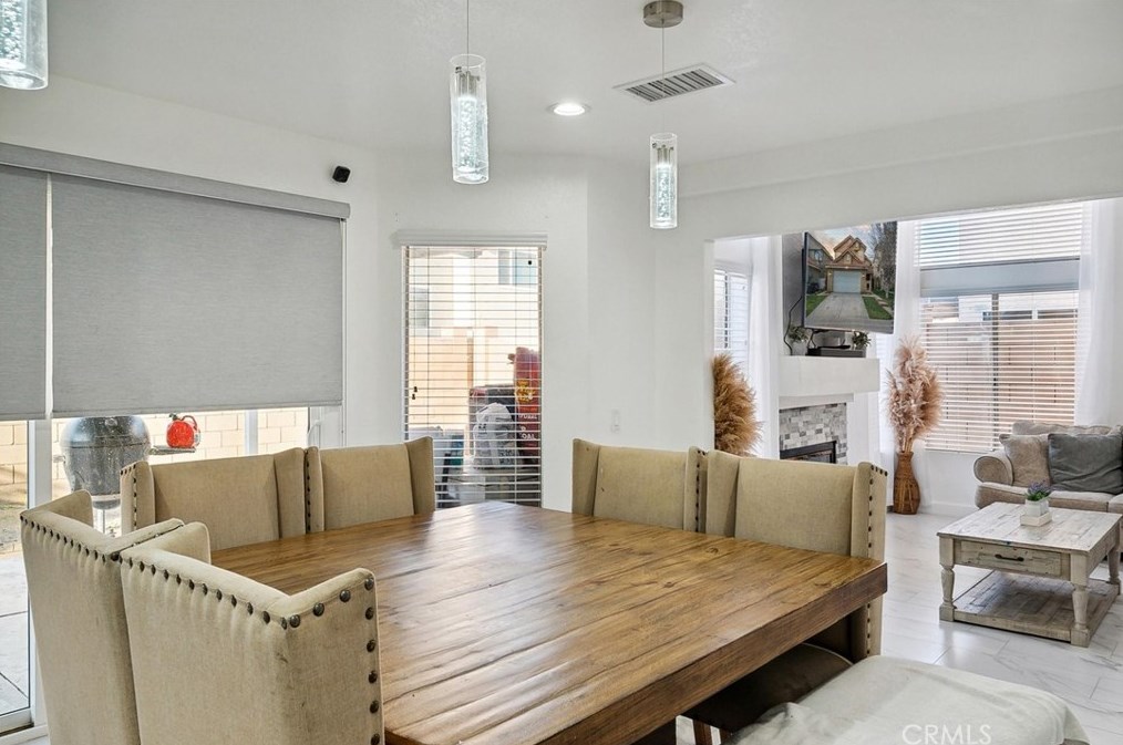 320 Treasure St, Perris CA  92571-2928 exterior
