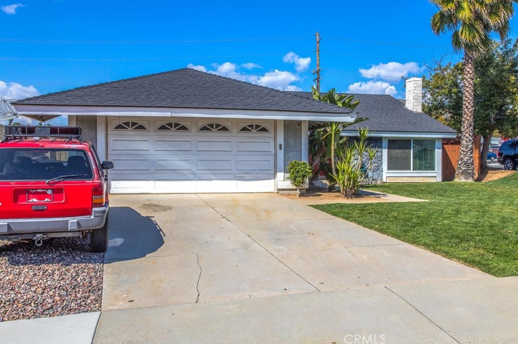 12009 Aaron Dr, Moreno Valley, CA 92557-7834
