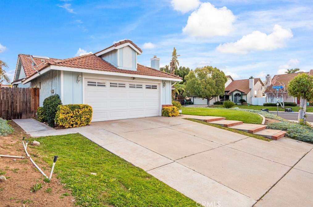 12128 Drury Ln, Moreno Valley, CA 92557-6826
