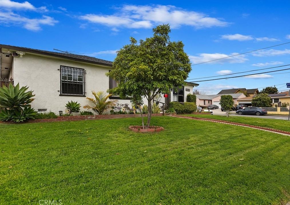 933 San Bernardino Ave, Pomona, CA 91767