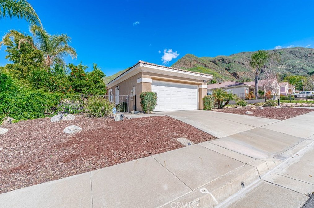 1743 Messina Dr, San Jacinto, CA 92583