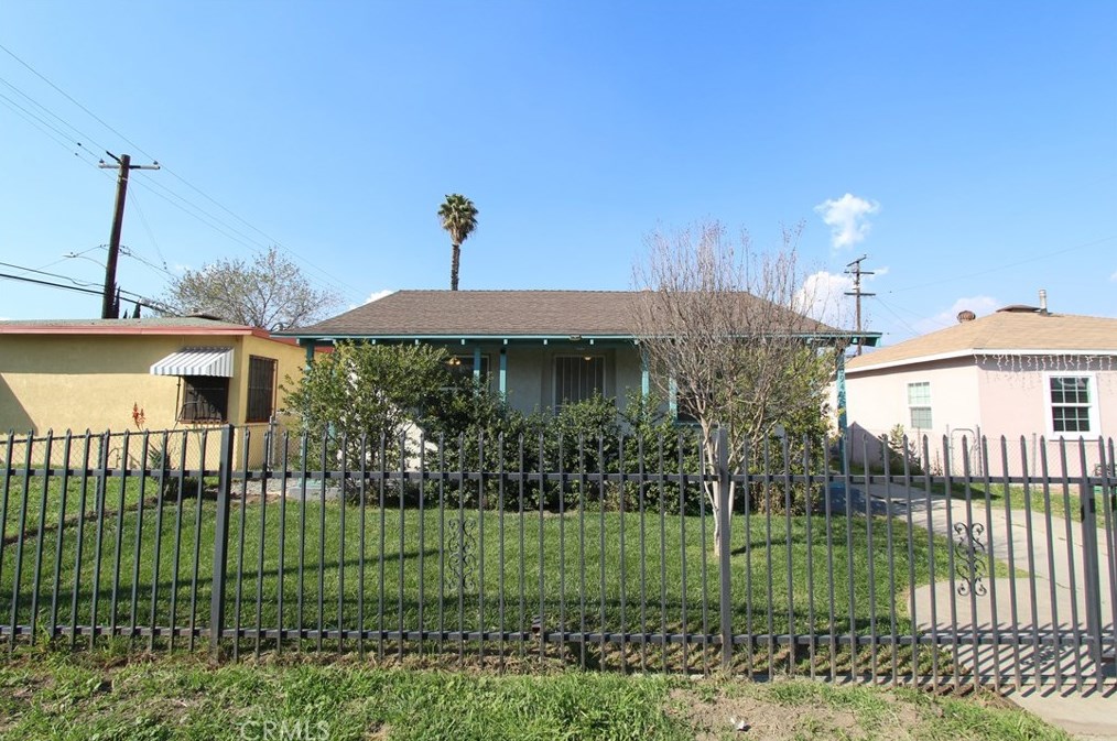1094 W 16th St, San Bernardino, CA 92411