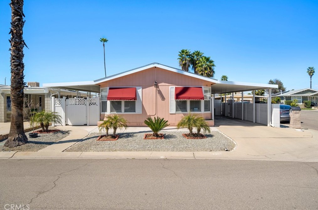 430 San Mateo Cir, Hemet, CA 92543-6804