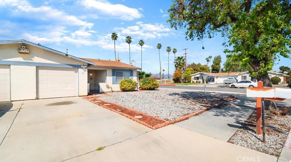 395 Antigua St, Hemet, CA 92545