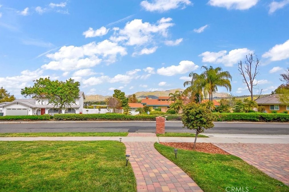 1590 Country Club Dr, Riverside, CA 92506