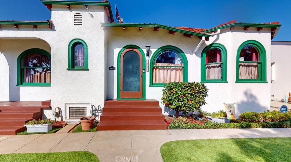 1221 S Palm, Alhambra, CA 91803